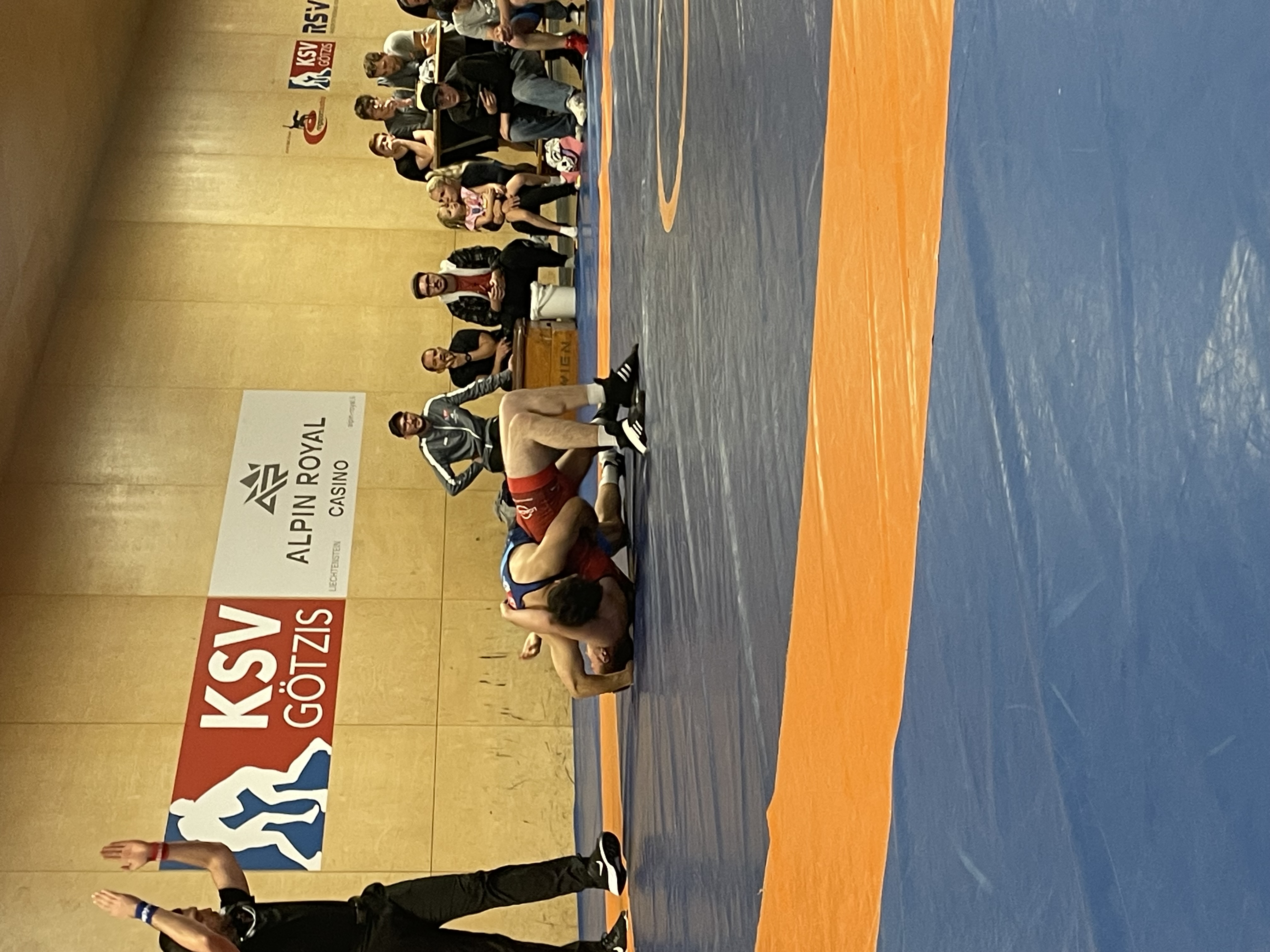 /user/pages/02.berichte/ksv-juniors-gewinnen-erstes-duell-in-der-2-bundesliga-klar/IMG_2252.jpeg