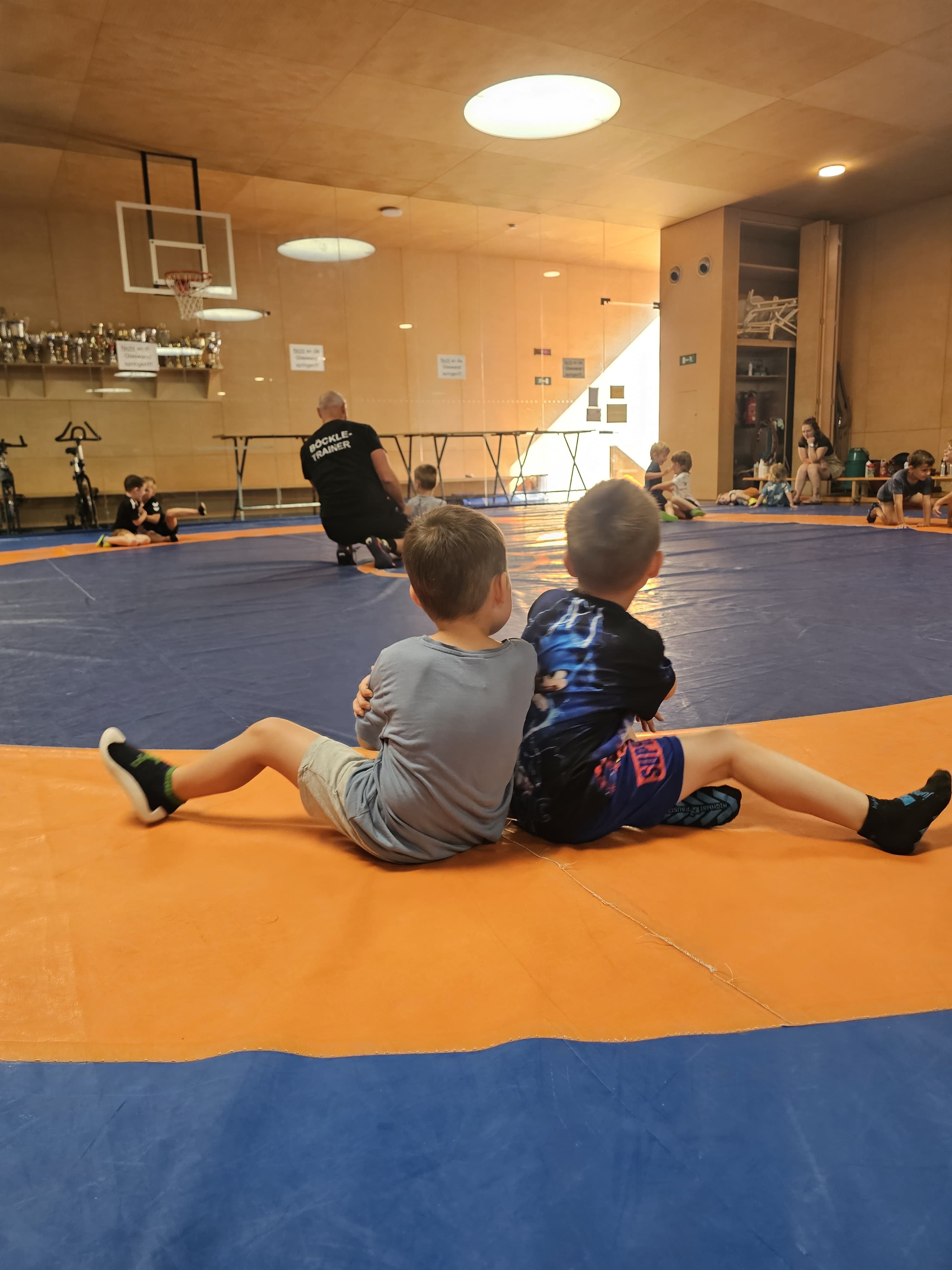 /user/pages/02.berichte/zweite-runde-des-kindersommers-beim-ksv-loacker-recycling-goetzis/b5c4f38e-acfd-44c1-b8d0-96eeaacf6a07.JPG